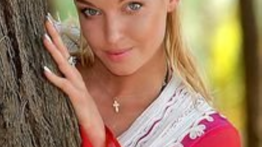 手游传奇什么时候发行的？(什么人会玩传奇世界手游？)插图