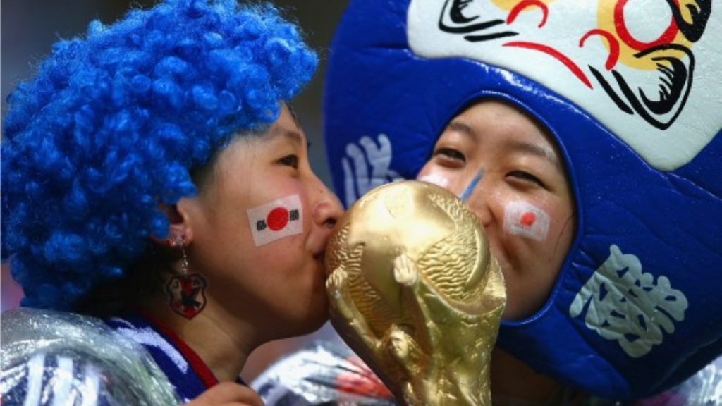 传奇手游哪个比较氪金？(名扬传奇手游女生推荐哪个？)插图