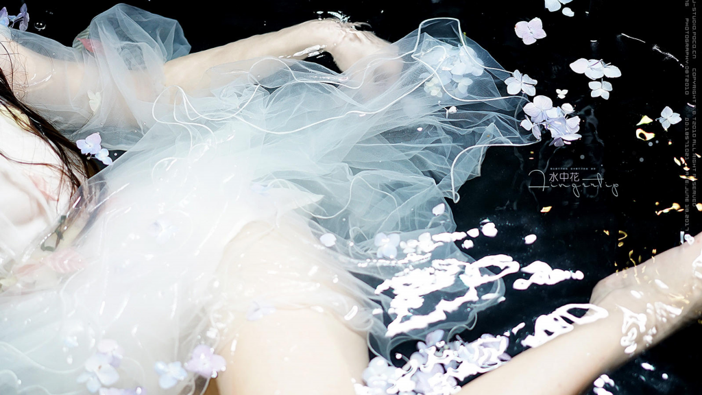 传奇发布网怎么收费吗？(传奇手游用什么武器好用？)插图