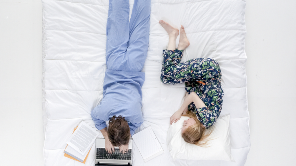 手游传奇世界什么职业厉害？(手游版保底传奇神器是什么？)插图