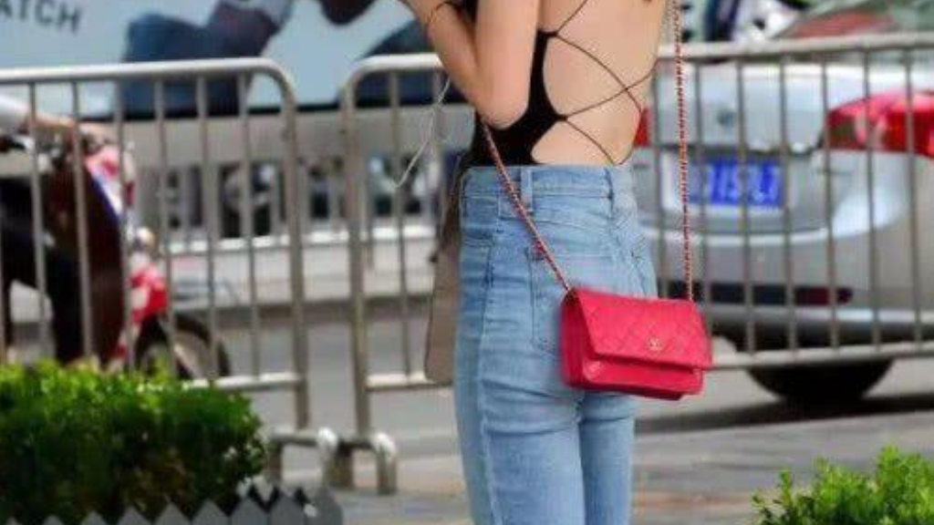 传奇手游哪个版好玩人多？(传奇手游哪个版本好刷装备？)插图