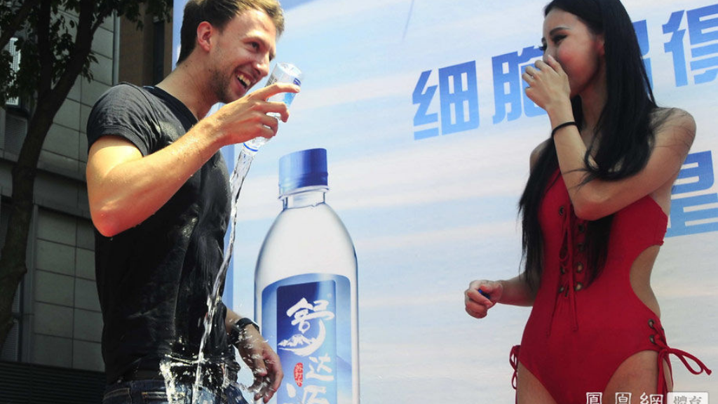 手游传奇哪个不花钱？(传奇3手游哪个好玩吗？)插图