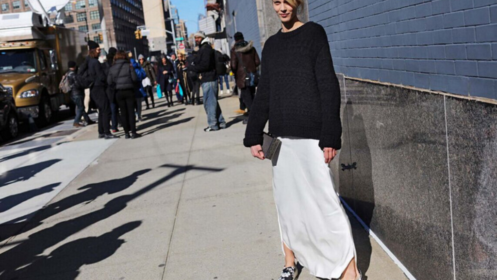 手游传奇哪个能赚钱多？(手游美杜莎传奇哪个公司的？)插图