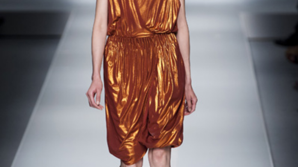 哪个手游传奇道士厉害？(传奇世界手游什么时候开区？)插图