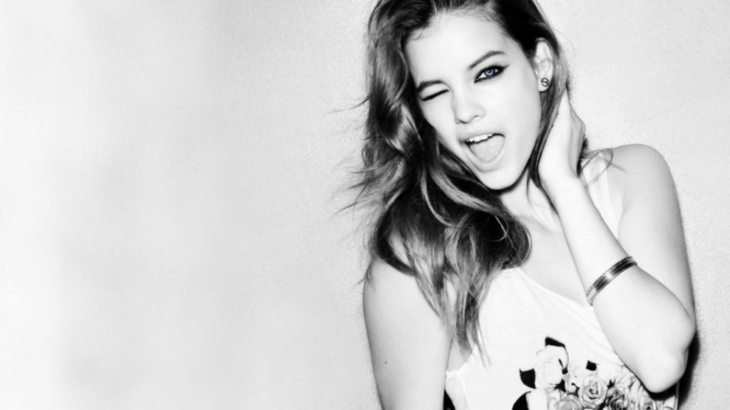 单职业传奇怎么充值最划算？(传奇手游用什么武器最好？)插图