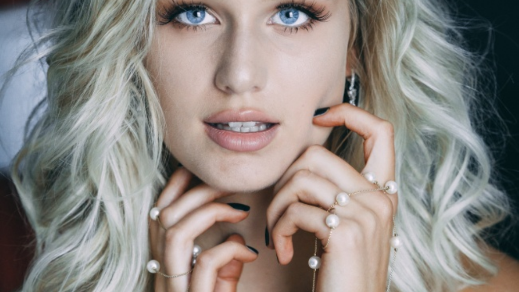 传奇手游元宝代表什么？(手游传奇单职业哪个好打？)插图