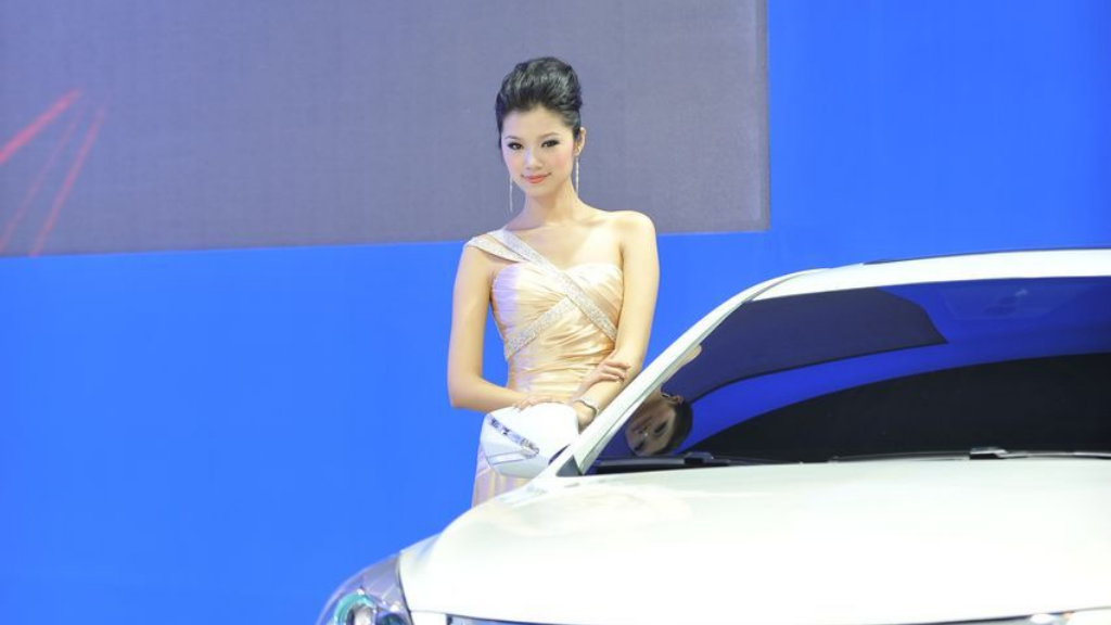 传奇类手游首充礼包是什么？(哪个手游传奇不费流量？)插图