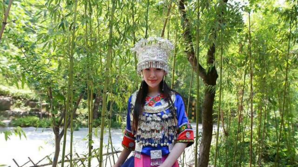 传奇类手游哪个游戏人多？(传奇手游什么东西卖出天价？)插图