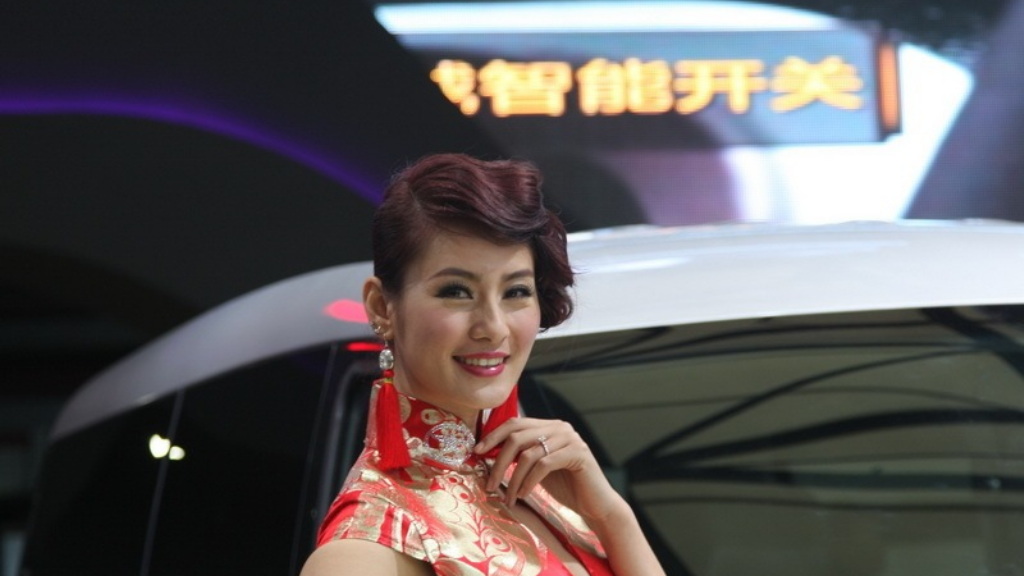 传奇霸业手游辅助哪个最好？(传奇手游代言哪个平台好？)插图