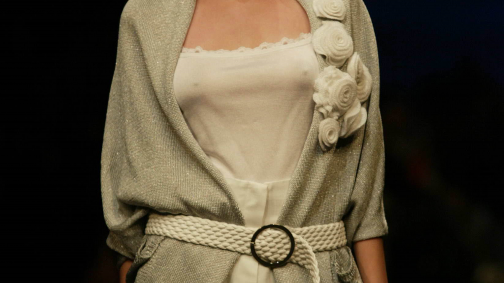 传奇霸业手游小r选什么职业？(传奇手游兼容苹果什么系统？)插图