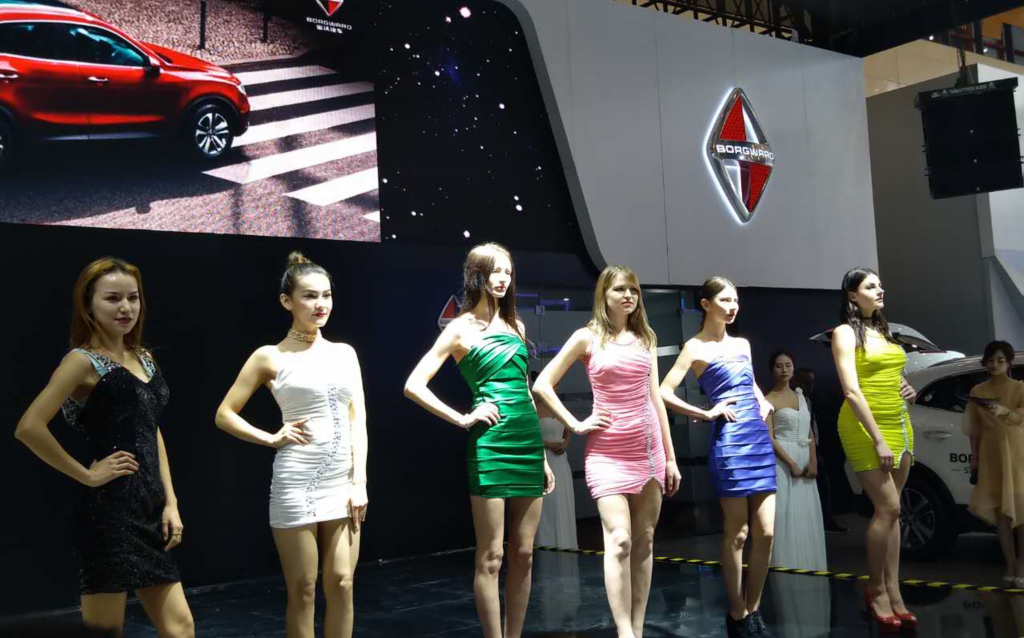 传奇手游什么首饰好用一点？(传奇世界手游组合哪个好？)插图