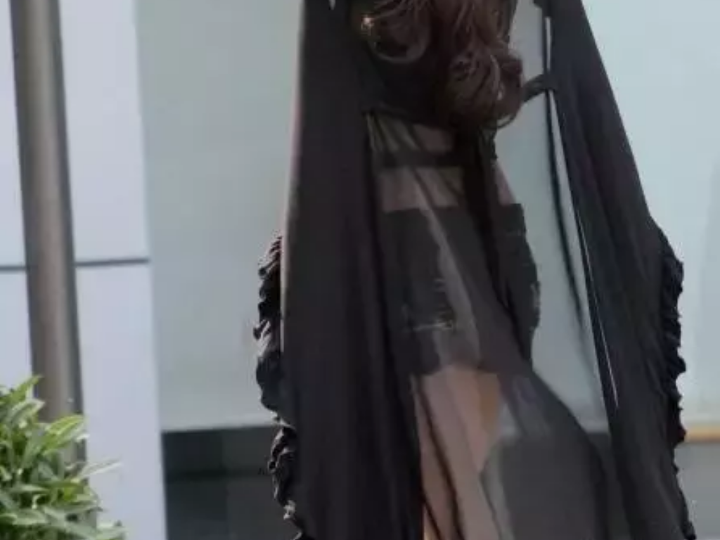 传奇sf怎么样改变装备属性？(传奇手游首充玩什么好赚？)插图