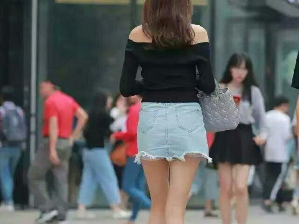 传奇手游神秘武器选择哪个？(手游传奇角色在哪个区？)插图