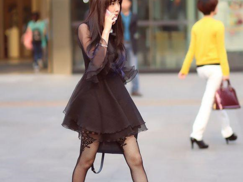 传奇手游道士套装哪个最好？(手游传奇是哪个公司开发的？)插图