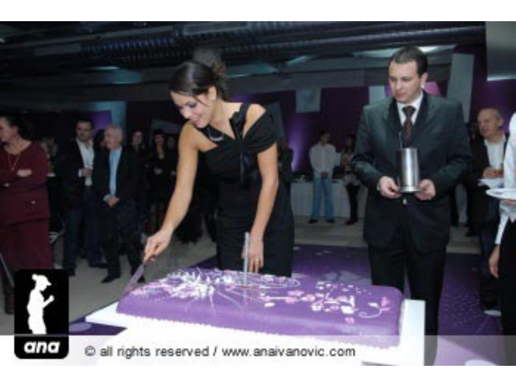 手游王者传奇5转多少钱？(传奇手游如何入侵异界？)插图