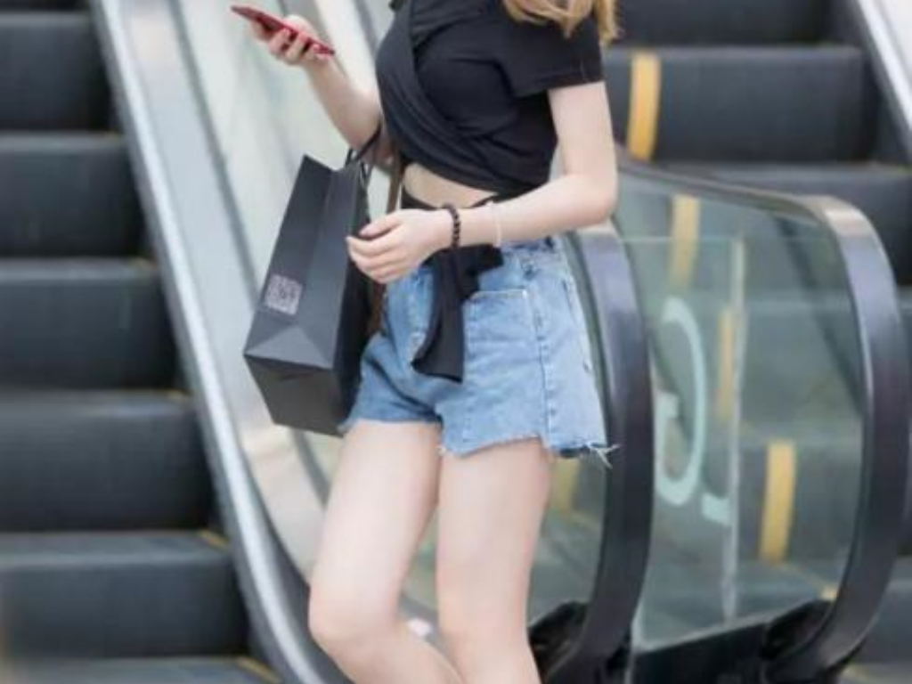 传奇手游三职业哪个最好？(神女传奇手游女生推荐哪个？)插图