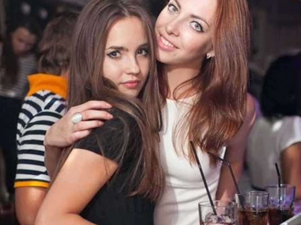 传奇手游道士哪个好打副本？(推广传奇手游的渠道是什么？)插图