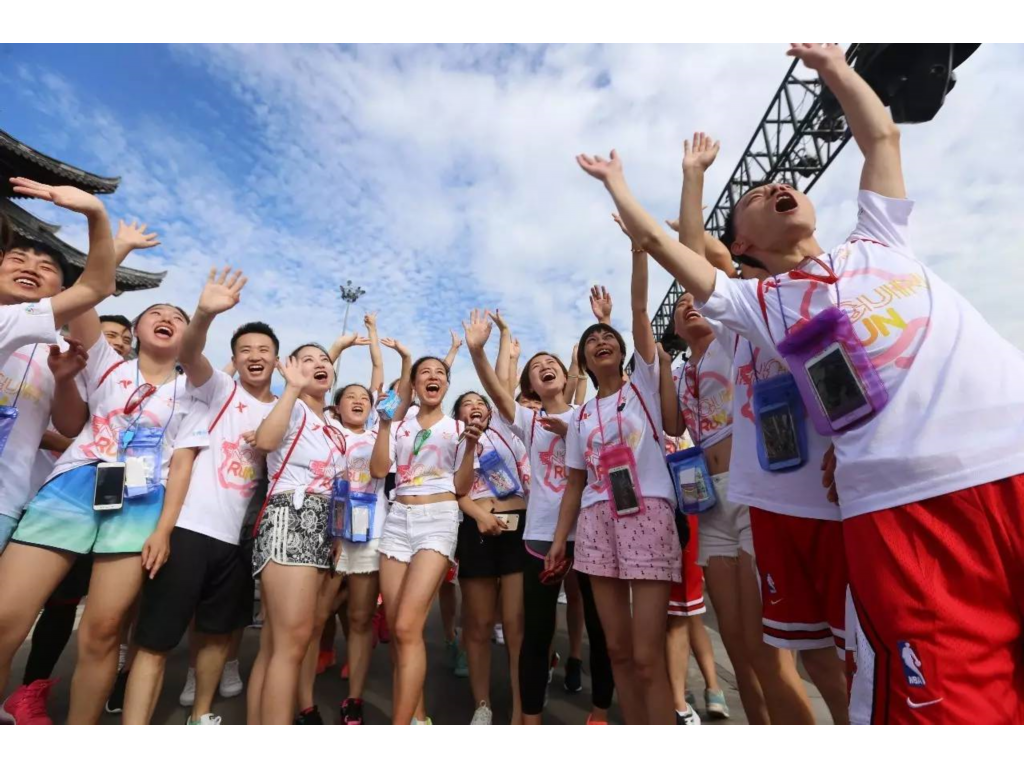 上班适合玩什么传奇类手游？(传奇手游按什么键说话啊？)插图