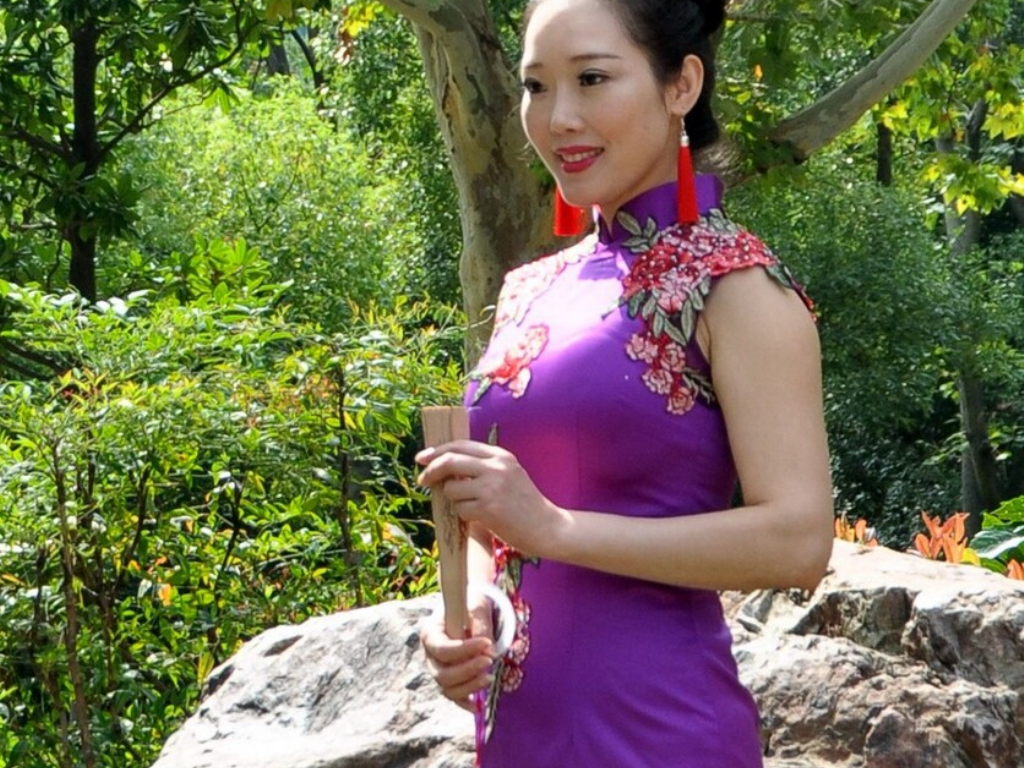 传奇手游靠什么来赚钱？(传奇2手游什么职业？)插图