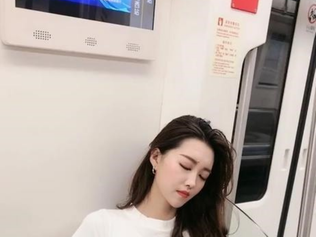 去哪里找能赚钱的传奇手游？(传奇霸业手游7转要多久？)插图