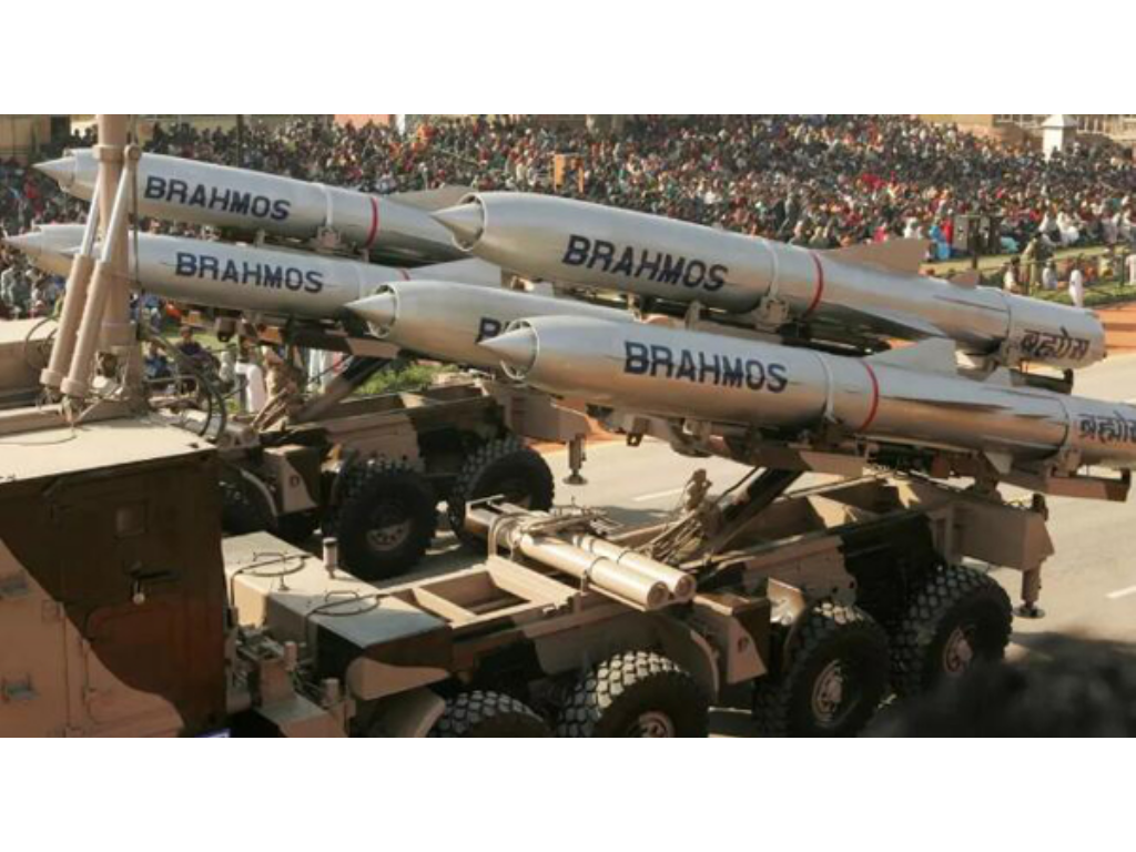 蓝月传奇手游版在哪里买药？(传奇手游哪里交易？)插图