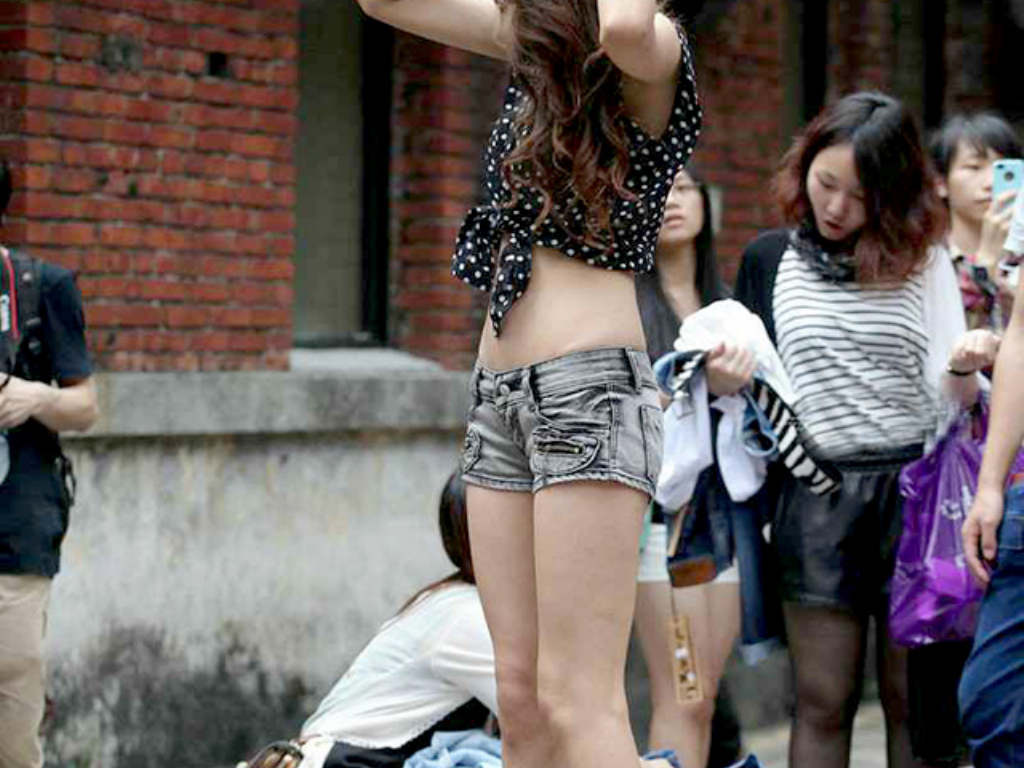 手游传奇如何显示怪物血量？(传奇手游哪里有合击装备？)插图