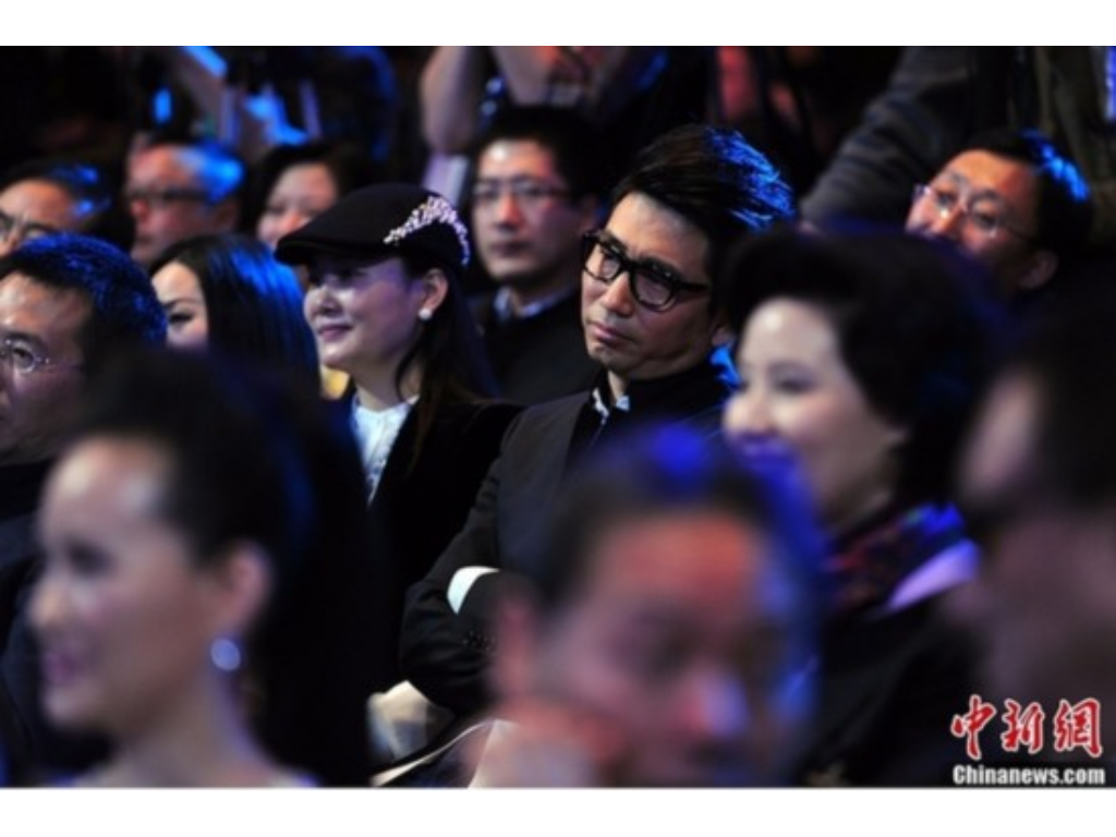 手游热血传奇药在哪里买？(手游轩辕传奇如何建房子？)插图