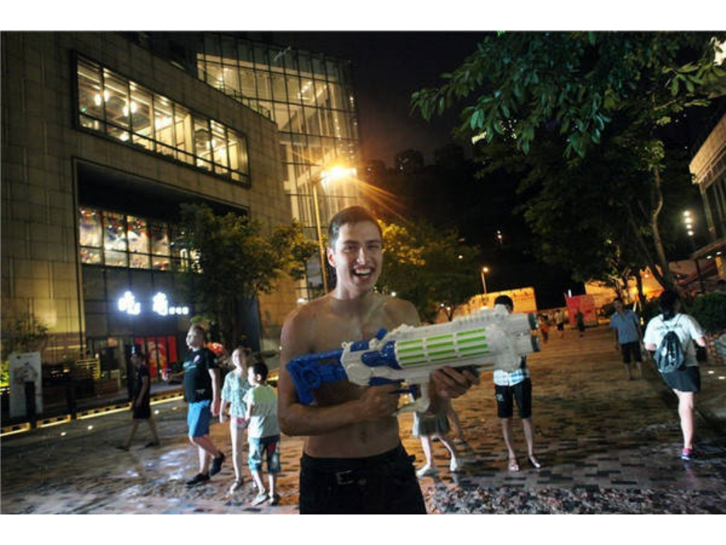 火龙传奇手游哪里下载最好？(蓝月传奇手游斩杀满级多少？)插图