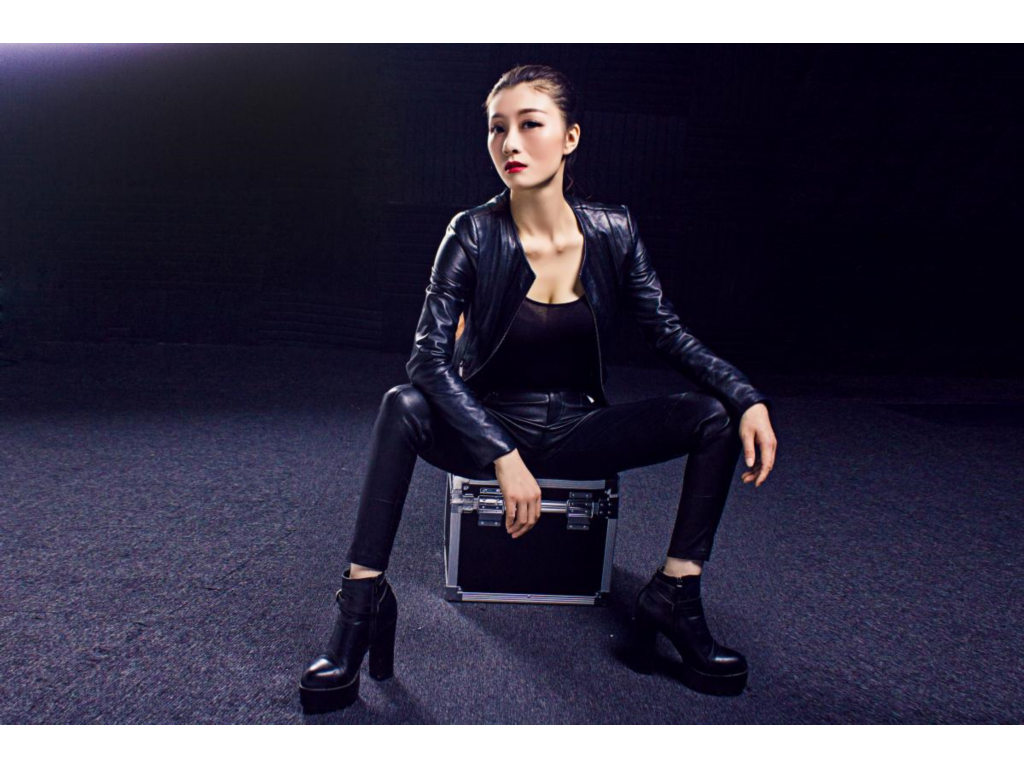 手游如何玩网游传奇版本？(传奇手游如何更改游戏数据？)插图