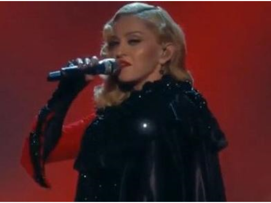 哪里有无充值的传奇手游？(传奇3手游如何代理装备？)插图