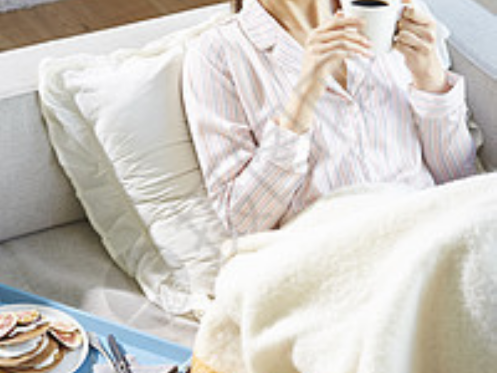 手游传奇充了多少钱？(传奇手游多少级可以买装备？)插图