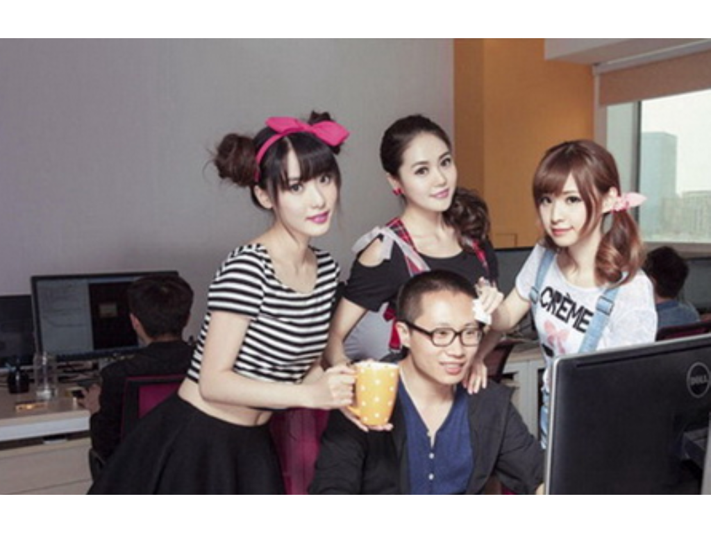 什么手游传奇不充钱？(单职业传奇服务费多少钱？)插图